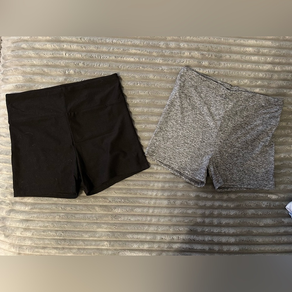 ⚠️ PRICE FIRM ⚠️ Set of 2 Shorts